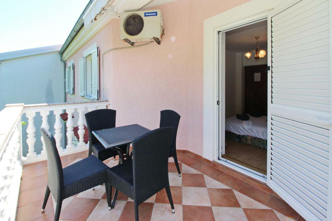 Apartments Alex Baska  Bagian luar foto